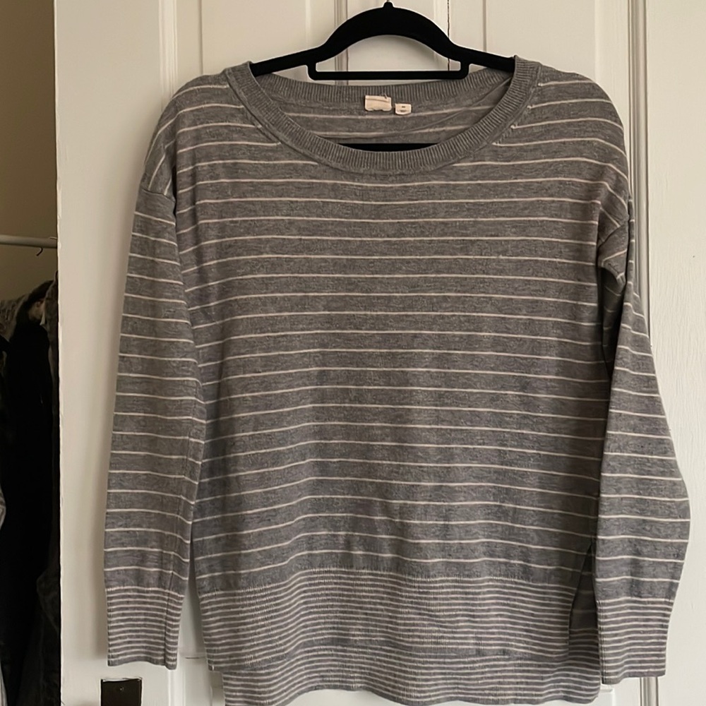 Gap gray striped sweater